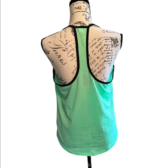 Under Armor heatgear tank top size L Green - Picture 3 of 5